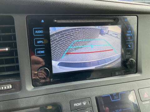 2015 Toyota Sienna XLE Premium 8-Passenger