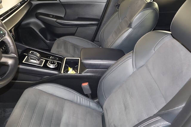 2023 Mitsubishi Outlander SE