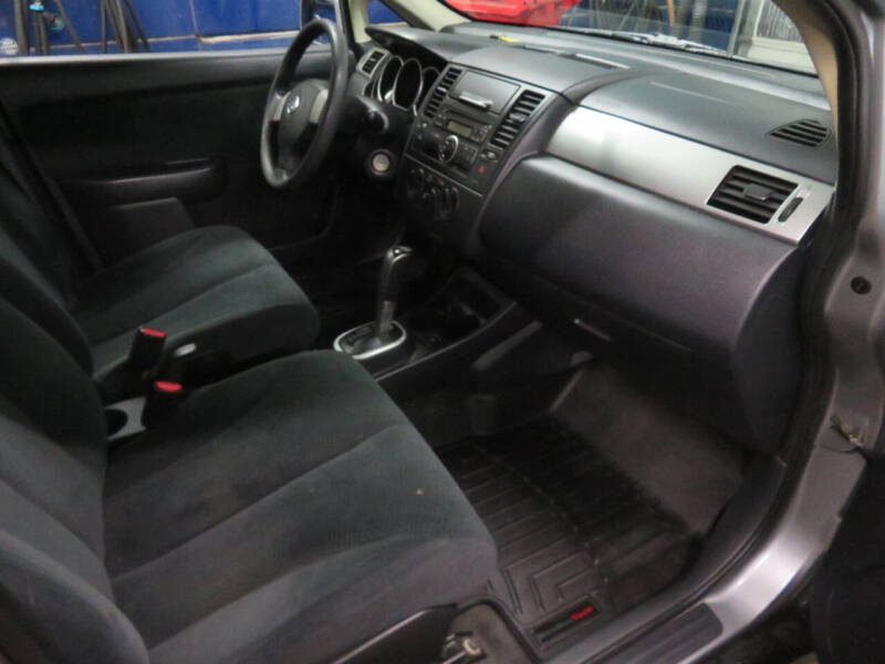 2010 Nissan Versa 1.8 S