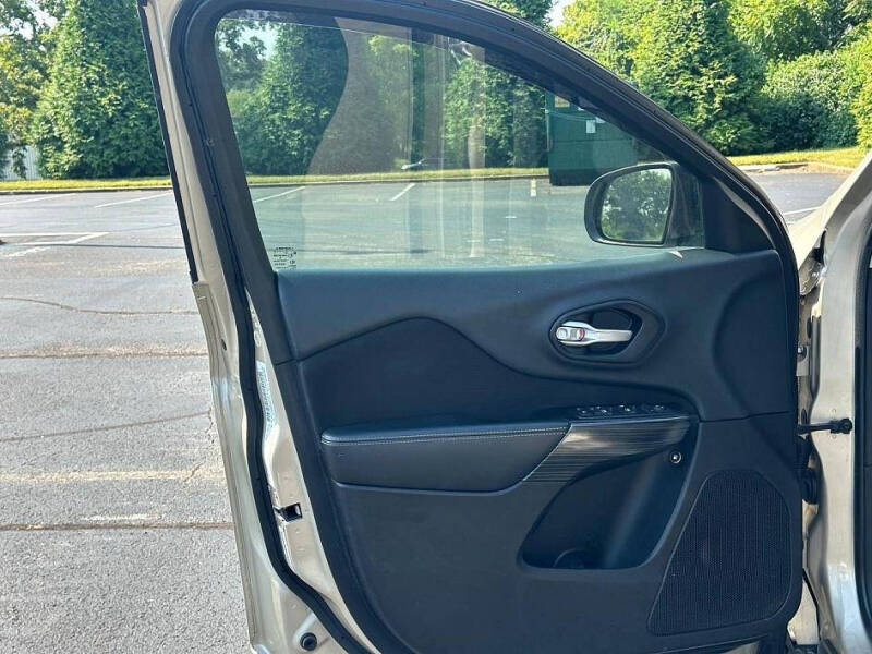 2014 Jeep Cherokee Sport