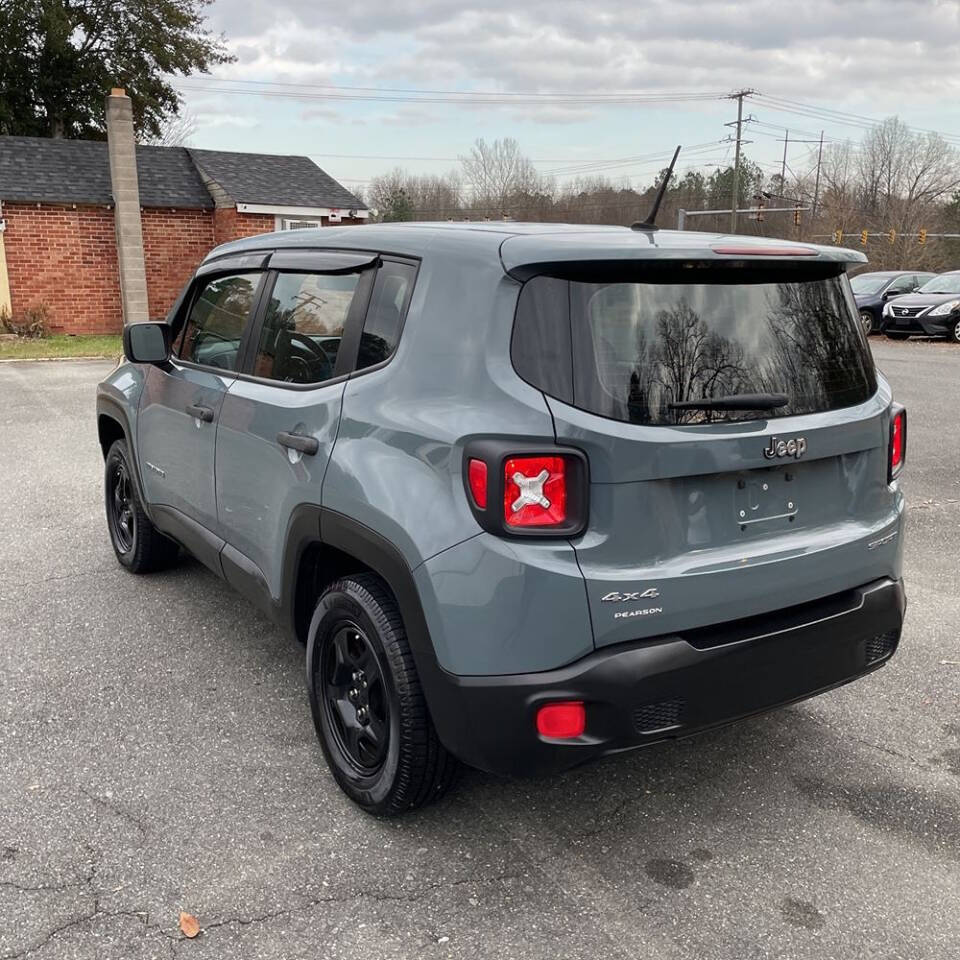 2016 Jeep Renegade Sport photo 9