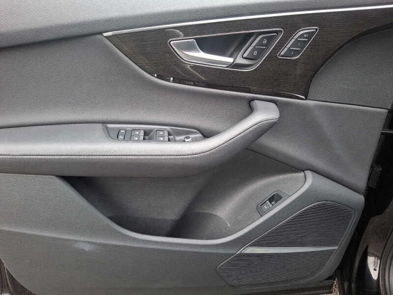 2023 Audi Q7 quattro Premium Plus 55 TFSI