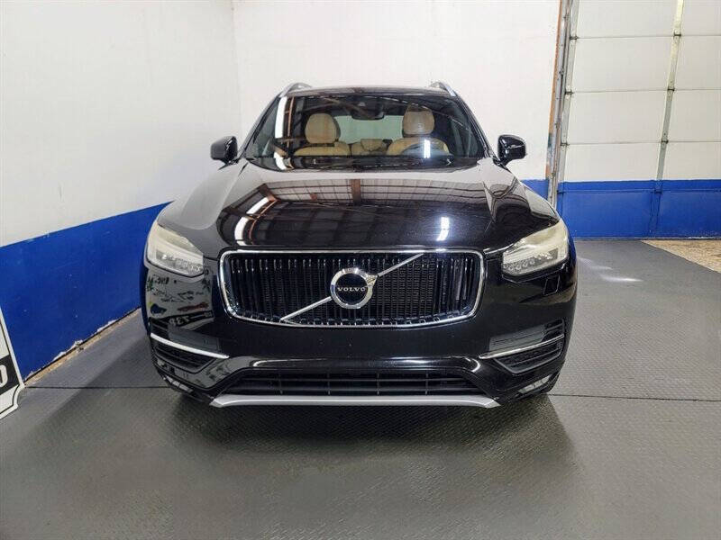 2016 Volvo XC90 T6 Momentum