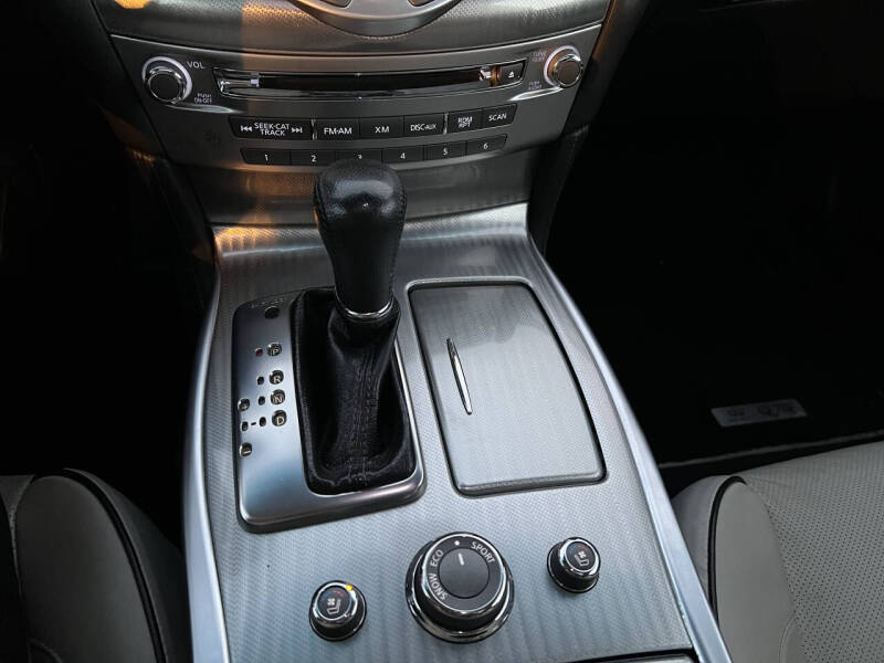 2017 Infiniti Q70L 3.7