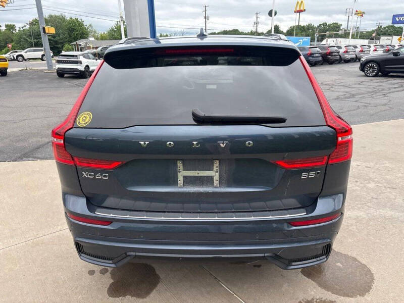 2024 Volvo XC60 B5 Plus Dark Theme