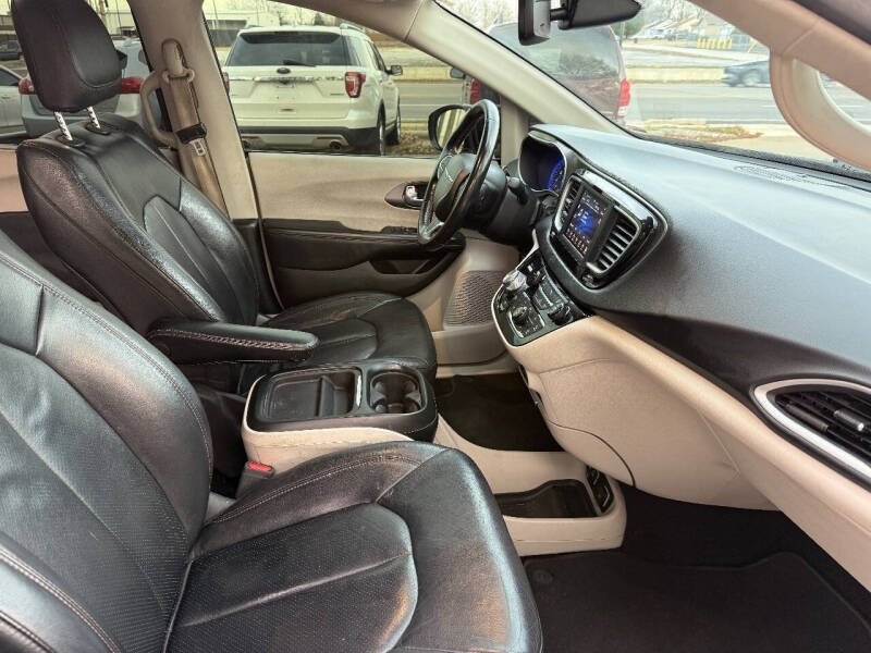 2020 Chrysler Pacifica Touring L