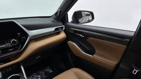 2023 Toyota Highlander Platinum
