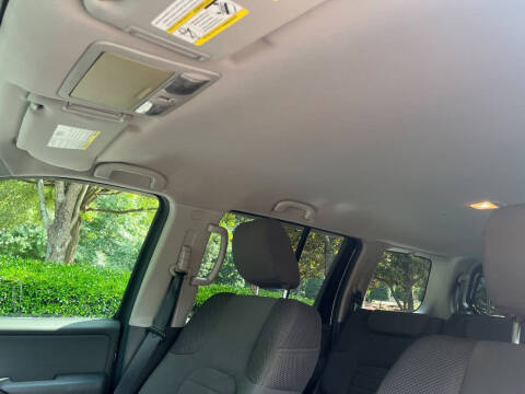 2011 Nissan Pathfinder LE