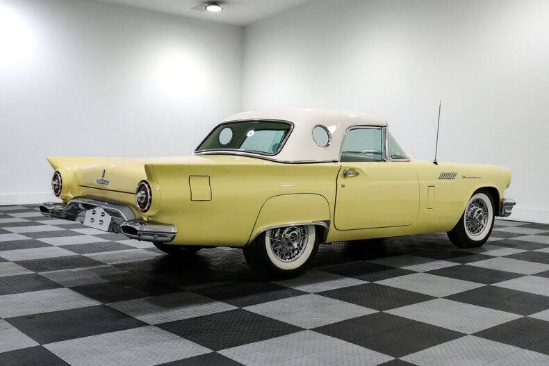 1957 Ford Thunderbird