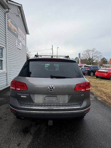 2016 Volkswagen Touareg VR6 Lux
