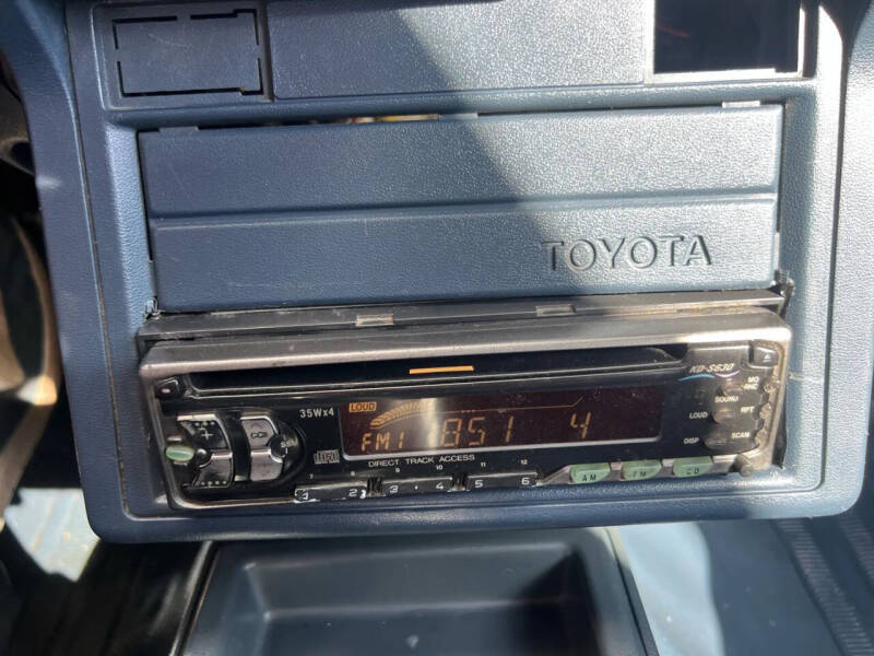 1987 Toyota Pickup Deluxe