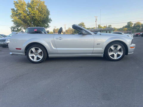 2006 Ford Mustang GT Deluxe