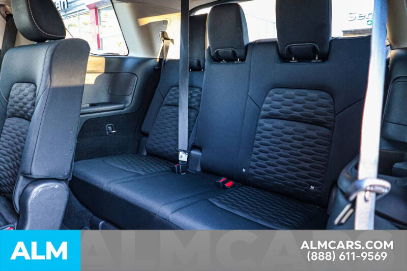 2022 Nissan Pathfinder SV