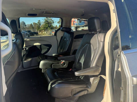 2021 Chrysler Pacifica Touring L
