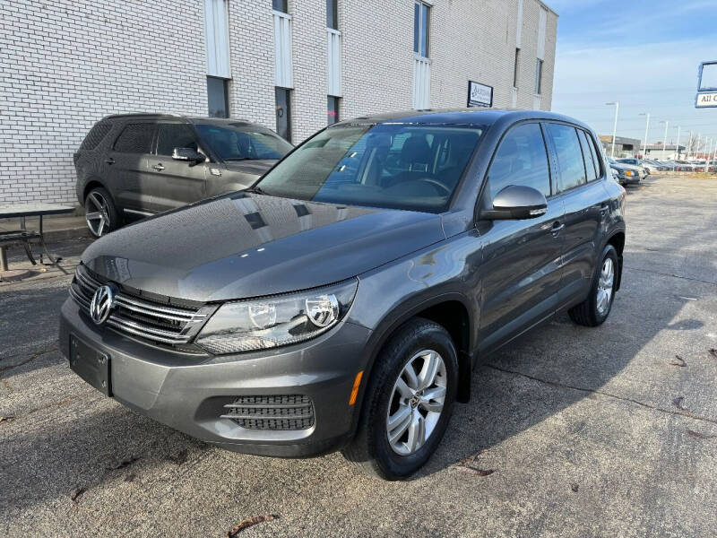 2013 Volkswagen Tiguan for sale at AUTOSAVIN in Villa Park IL