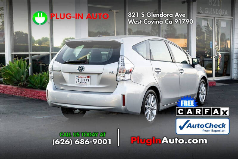 2013 Toyota Prius v Five