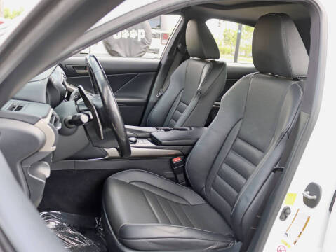 2017 Lexus IS 300