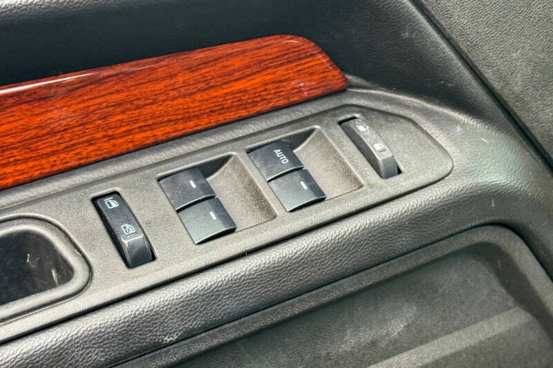 2014 AM General MV-1