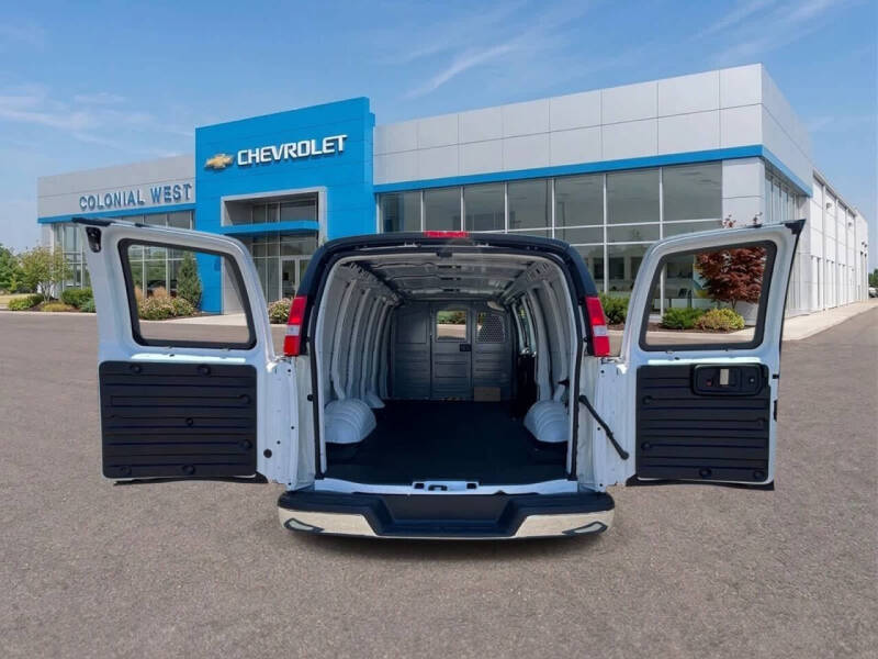 2025 Chevrolet Express 2500