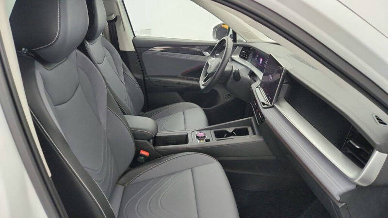 2025 Volkswagen Tiguan SE