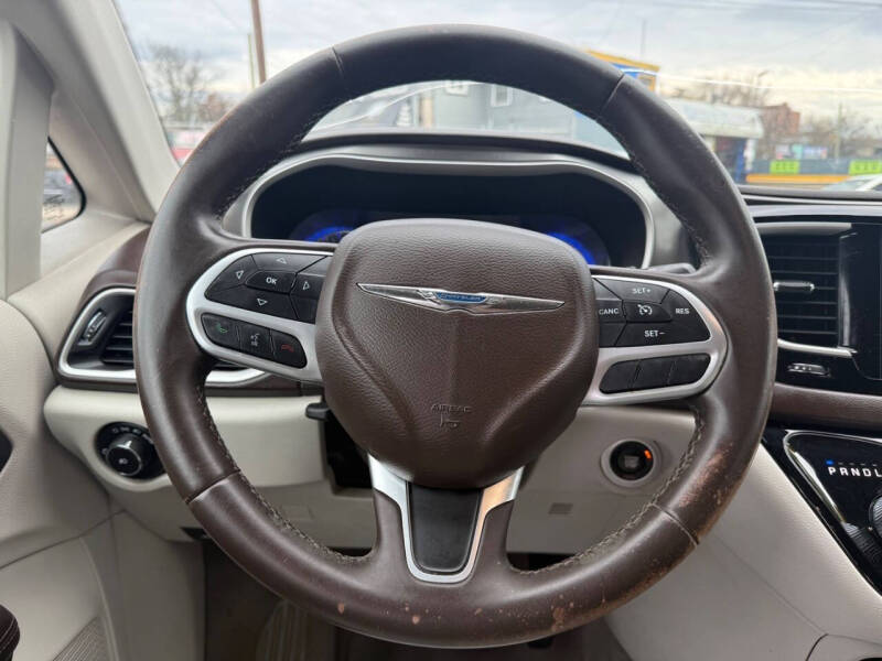 2017 Chrysler Pacifica Touring Plus