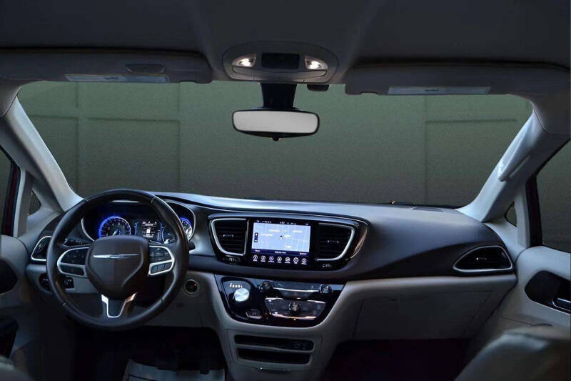 2017 Chrysler Pacifica Touring-L