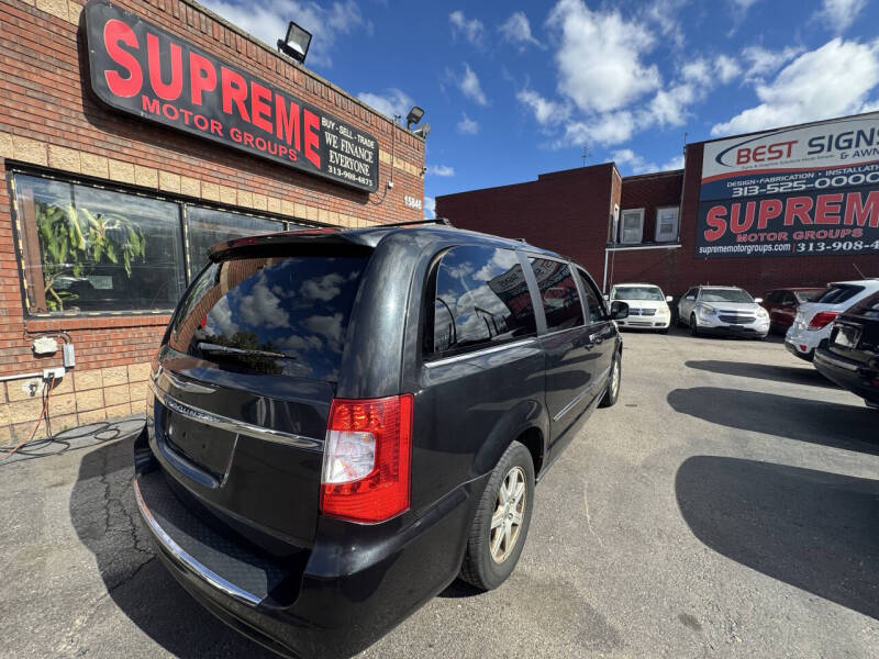 2011 Chrysler Town and Country Touring