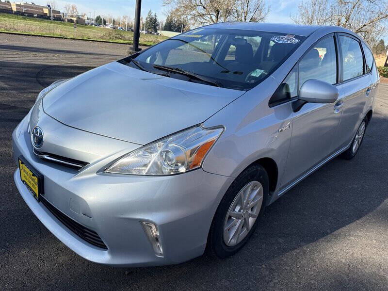 2014 Toyota Prius v Two