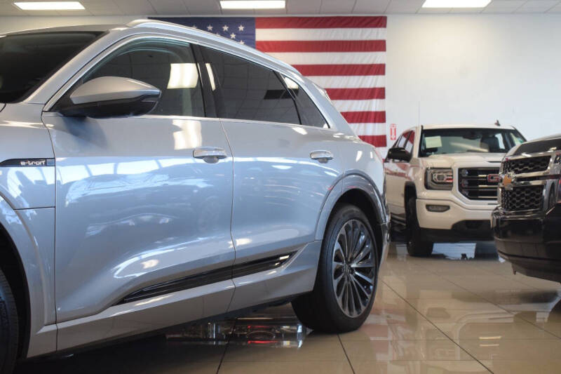 2019 Audi e-tron quattro Prestige