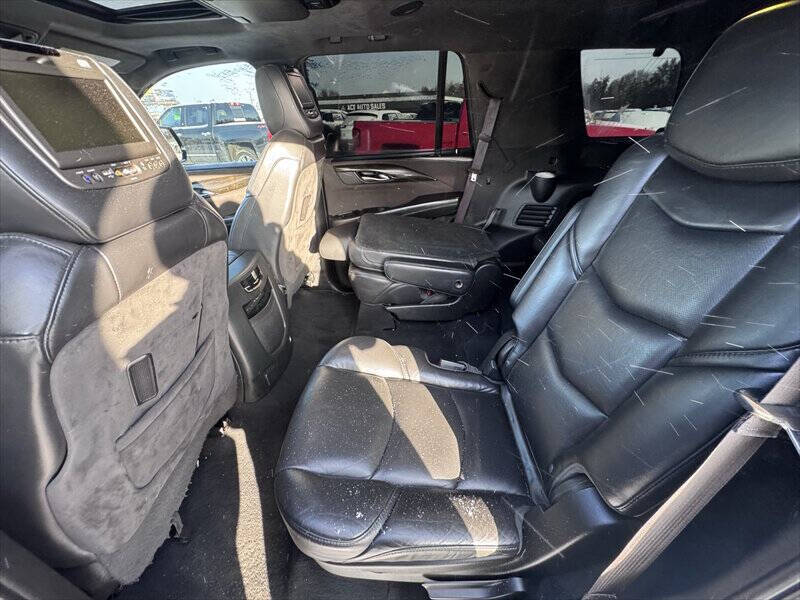 2017 Cadillac Escalade Platinum