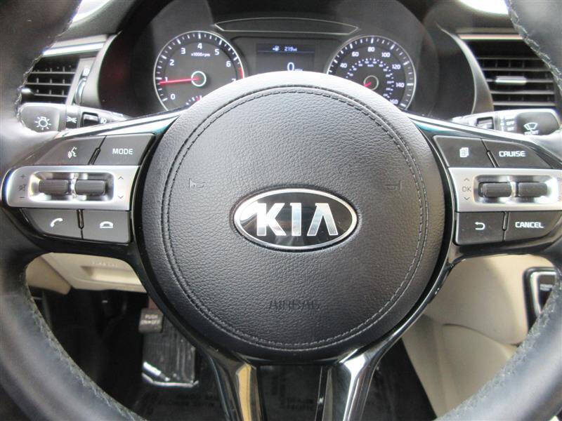 2019 Kia Cadenza Premium
