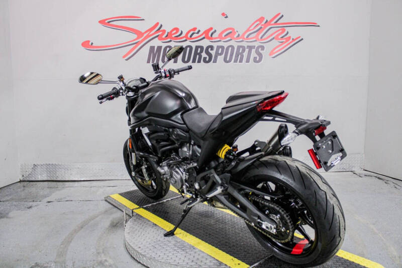 2021 Ducati Monster