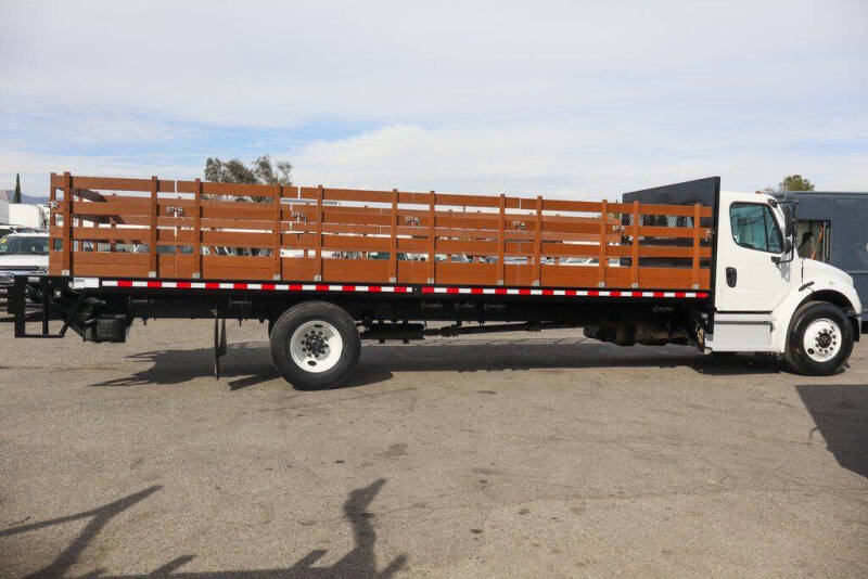 2019 Freightliner M2 106