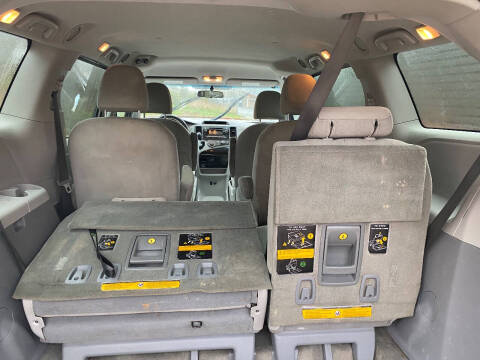 2012 Toyota Sienna Base 7-Passenger