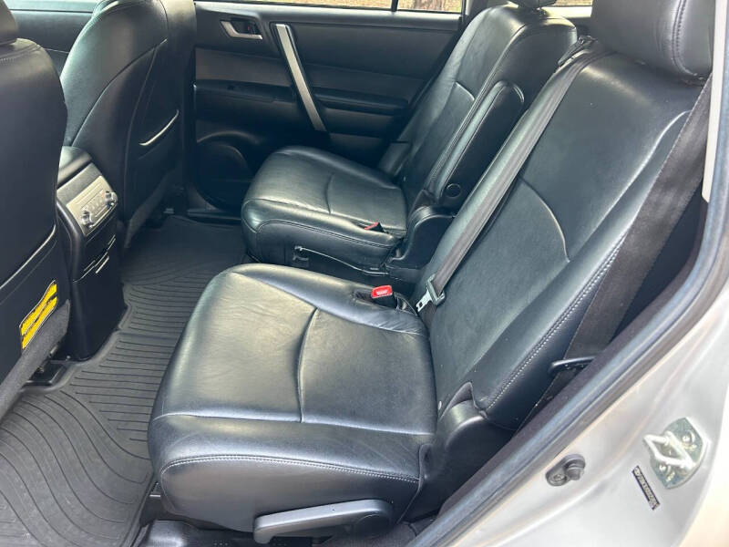 2013 Toyota Highlander SE