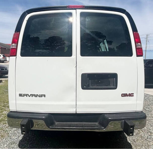 2017 GMC Savana 2500