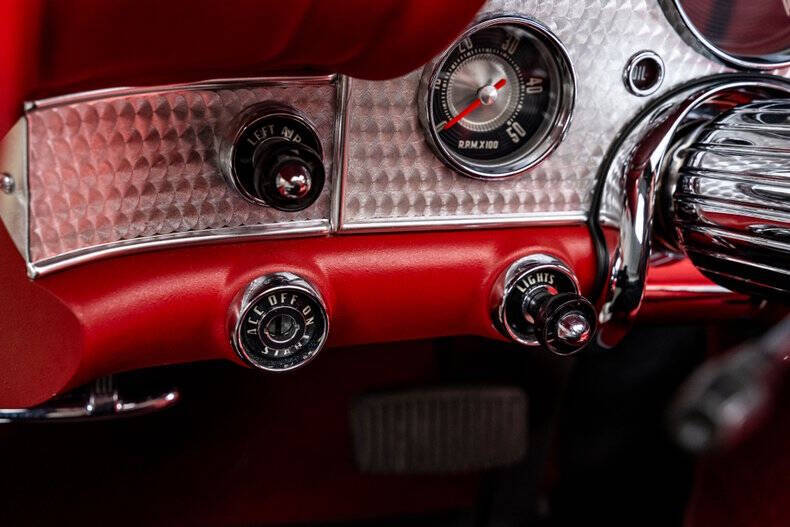 1957 Ford Thunderbird