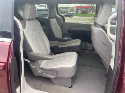 2017 Chrysler Pacifica Touring-L