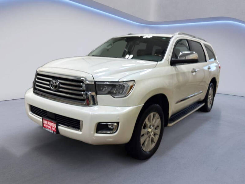 2019 Toyota Sequoia Platinum's photo