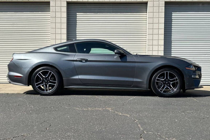 2021 Ford Mustang EcoBoost