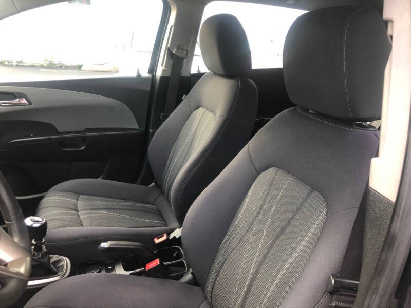 2015 Chevrolet Sonic LT Manual