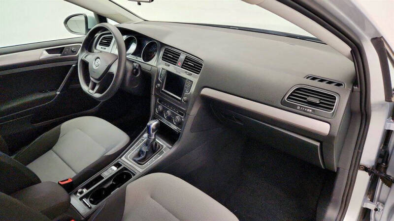 2016 Volkswagen e-Golf SE
