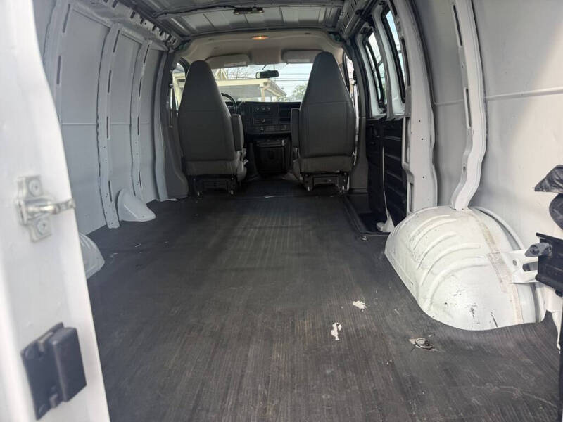 2023 Chevrolet Express 2500