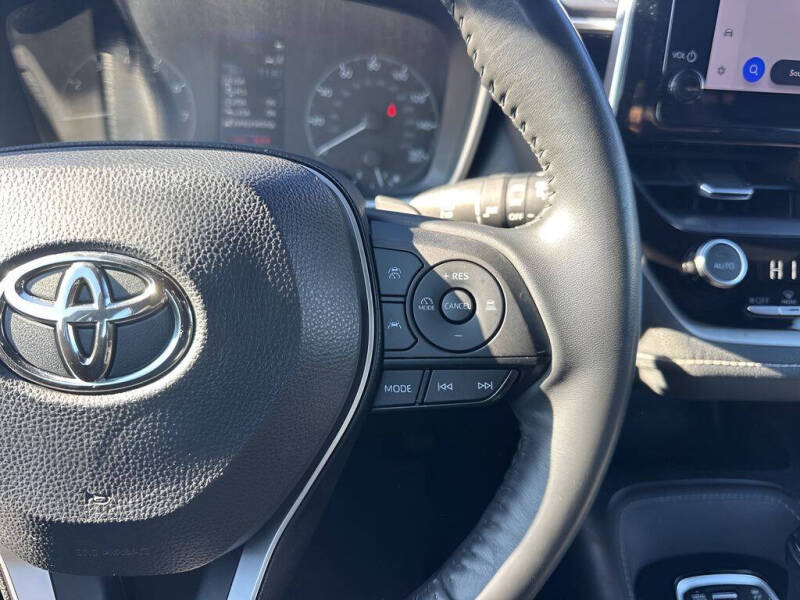 2025 Toyota Corolla Hatchback SE