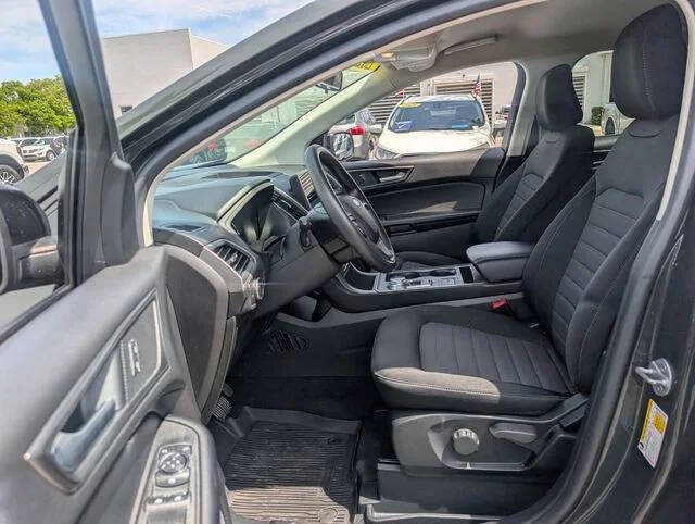 2022 Ford Edge SE