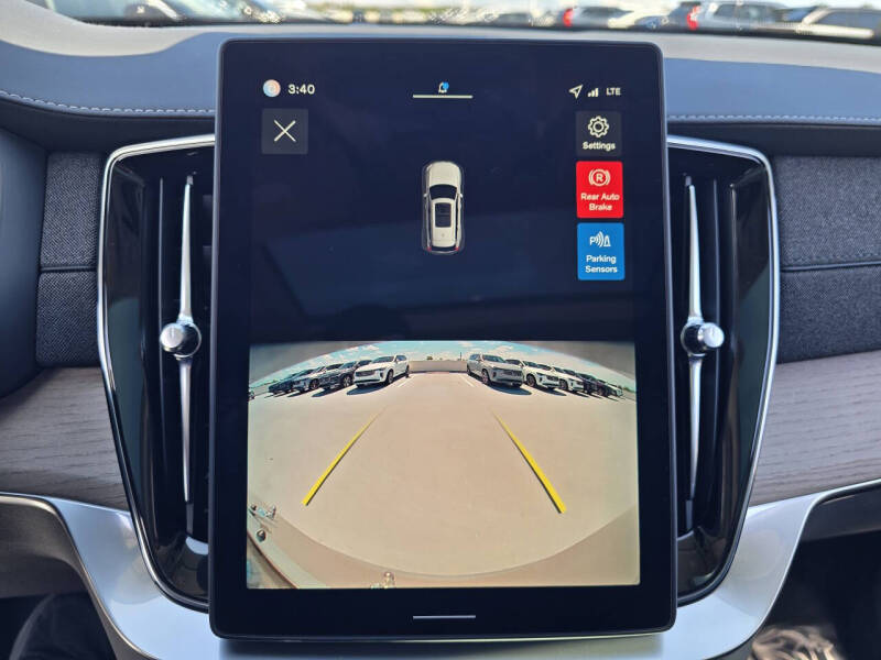 2026 Volvo XC90 B5 Core