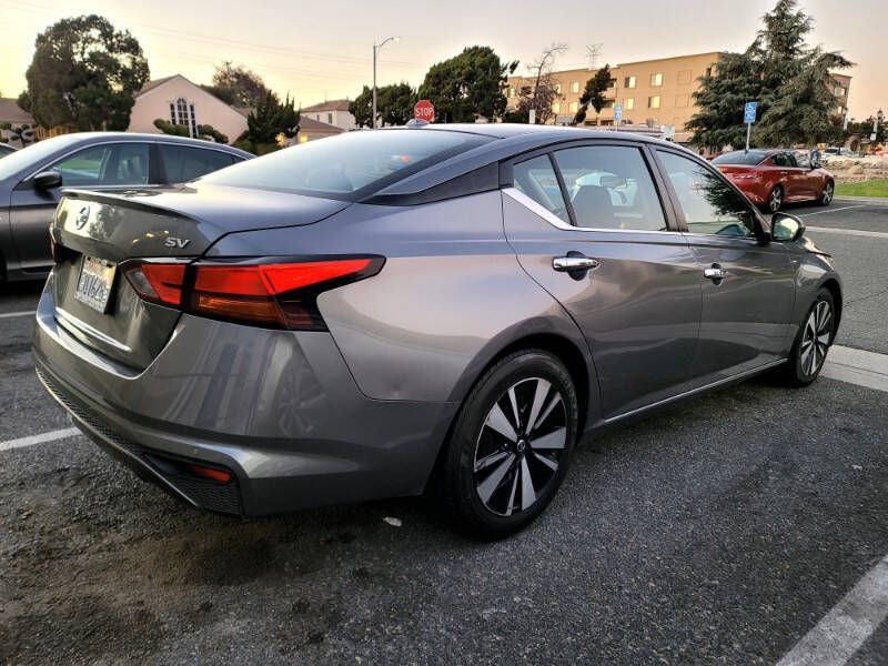 2021 Nissan Altima 2.5 SV