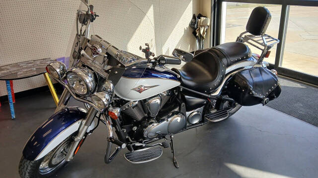 Kawasaki Vulcan 900 Image