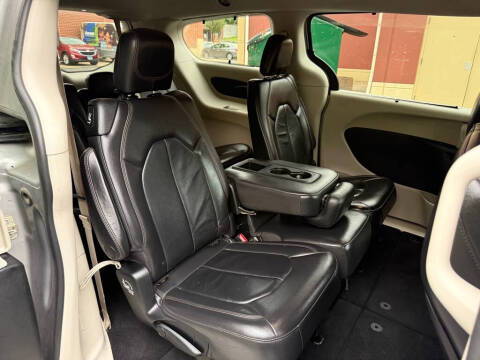 2017 Chrysler Pacifica Touring Plus