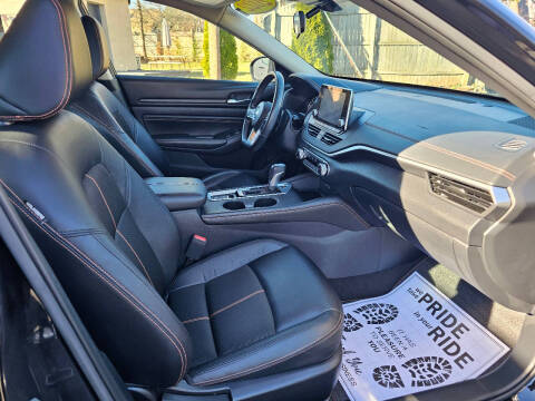 2022 Nissan Altima 2.5 SR